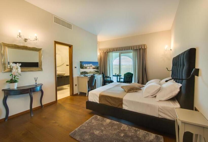 سوییت جونیور با بالکن, Wine Residence Cattunar