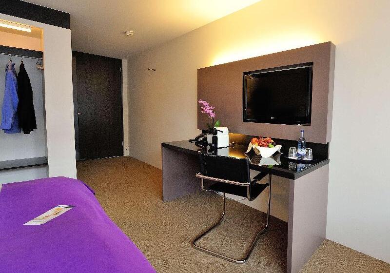 سوییت جونیور با بالکن, Wine Residence Cattunar