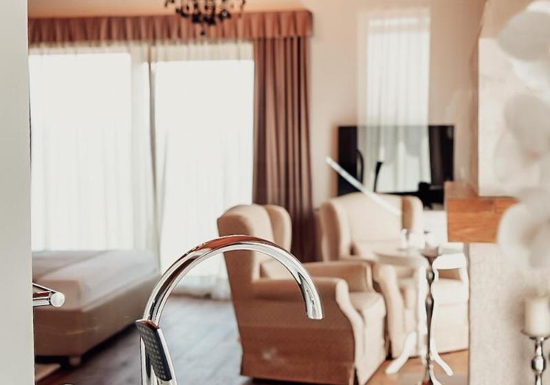 Deluxe Suite Sea View, Wine Residence Cattunar