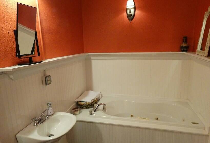 Comfort Suite, Davie School Inn