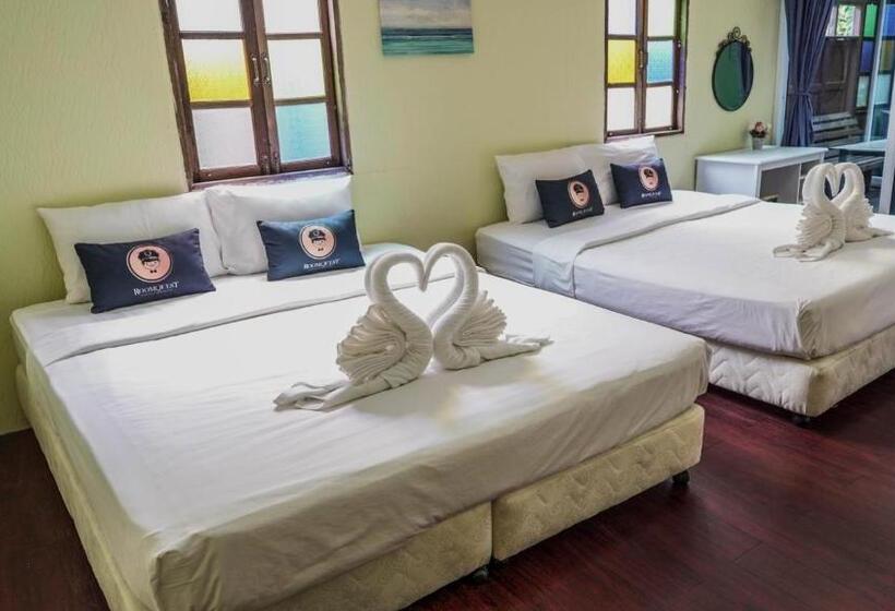 استودیوی لوکس, Roomquest Amphawa Floating Market