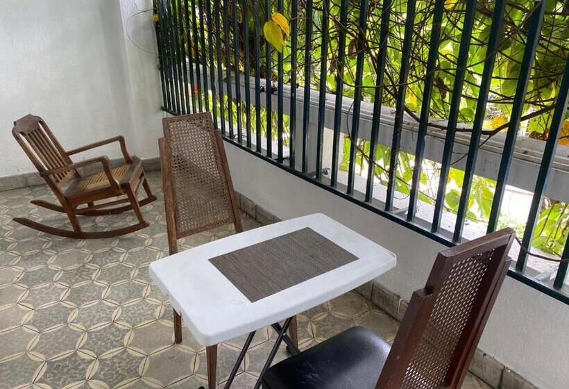 اتاق استاندارد با بالکن, Hostal Cumbres Del Volcan Flor Blanca