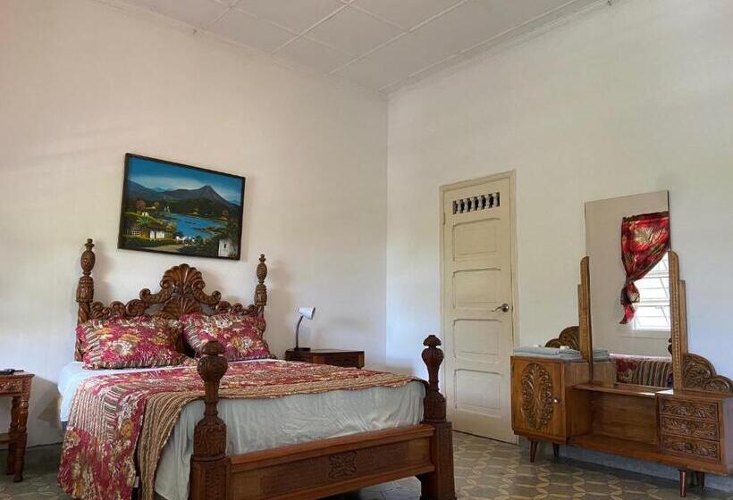 اتاق استاندارد با بالکن, Hostal Cumbres Del Volcan Flor Blanca