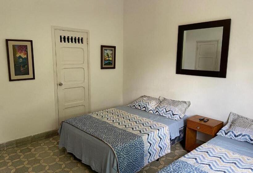 اتاق استاندارد سه نفره, Hostal Cumbres Del Volcan Flor Blanca