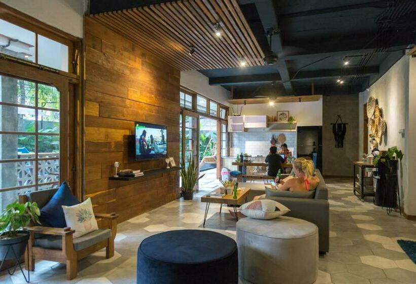 Семейный Номер, Interconnection Hostel