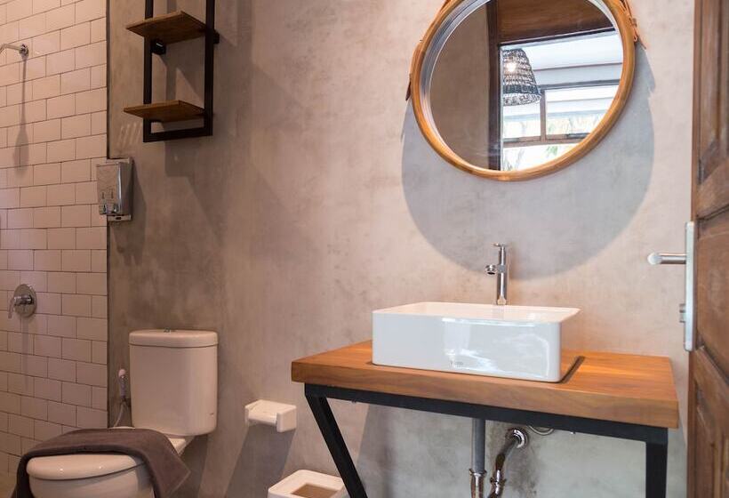 Кровать в Общей Комнате, Interconnection Hostel