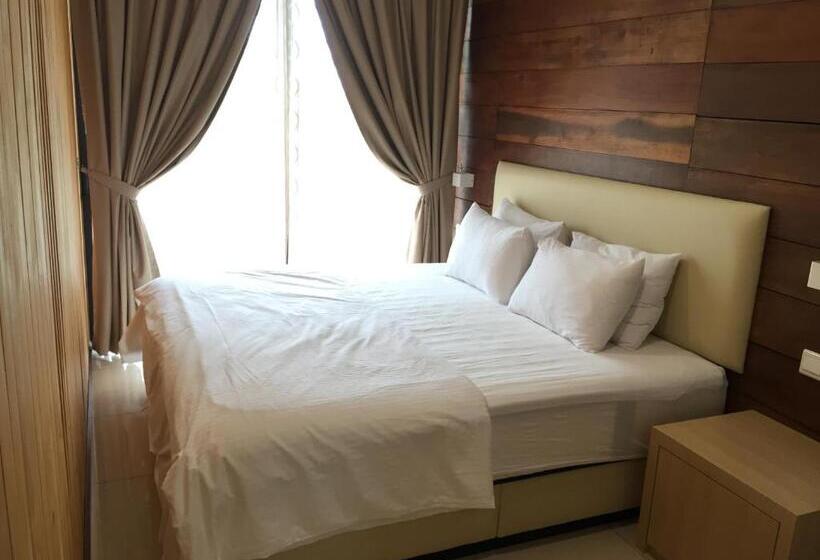 اتاق لوکس با تخت بزرگ, Kluang Container Swimming Pool