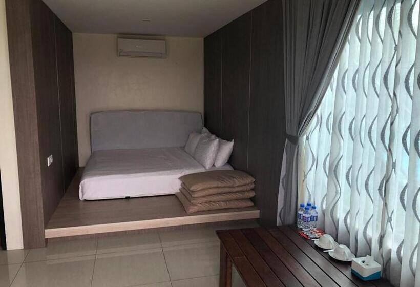 اتاق سوپریور خانوادگی, Kluang Container Swimming Pool