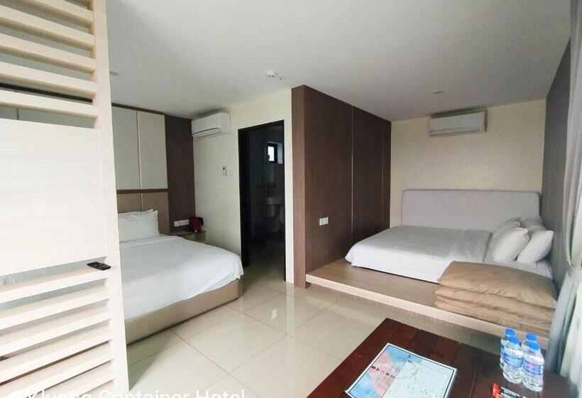 اتاق سوپریور خانوادگی, Kluang Container Swimming Pool