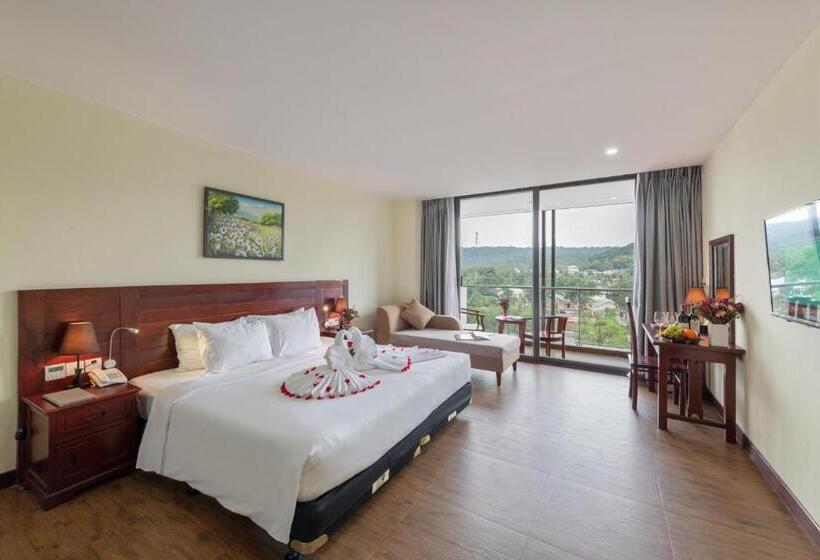Deluxe Room Mountain View, Amarin Resort & Spa Phu Quoc