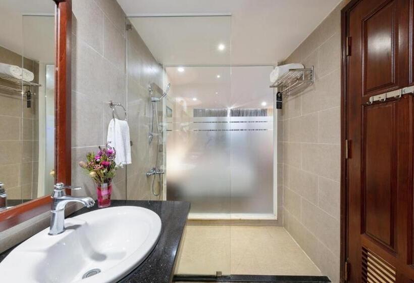 Deluxe Room Mountain View, Amarin Resort & Spa Phu Quoc