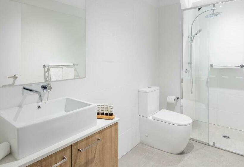 Люкс, Avani Adelaide Residences