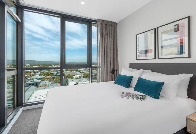 Люкс, Avani Adelaide Residences