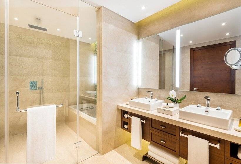 اتاق لوکس با چشم‌انداز استخر, Al Messila, A Luxury Collection Resort & Spa, Doha