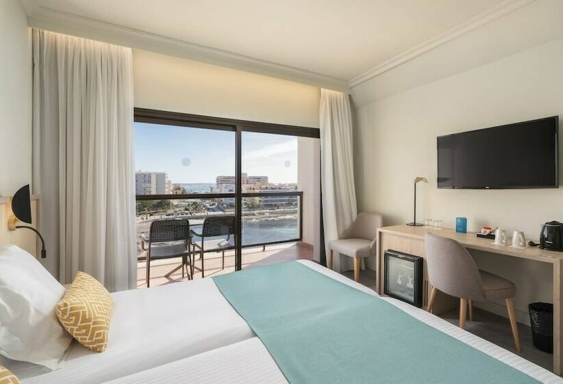 Номер Стандарт Вид на Бассейн, Aluasoul Palma Hotel Adults Only