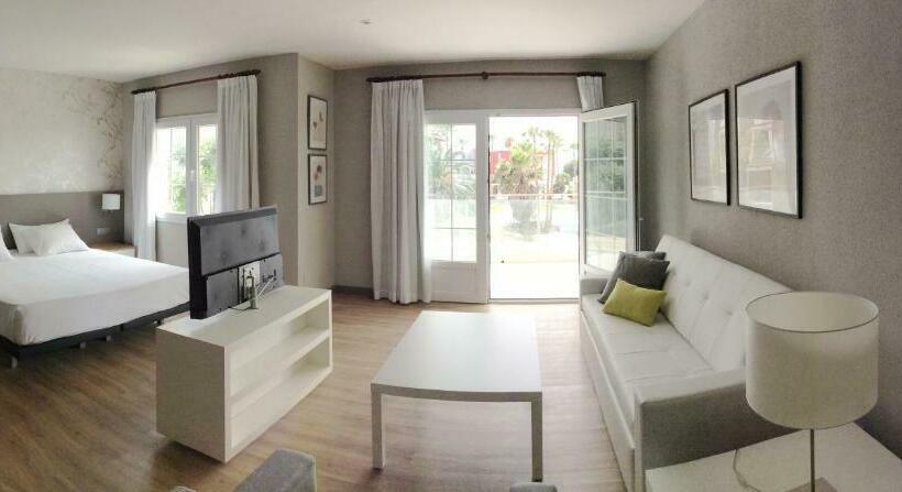 Quarto Familiar Superior, Hg Jardín De Menorca