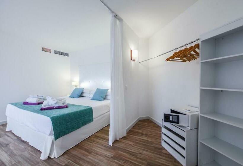 Полулюкс, Fergus Style Cala Blanca Suites