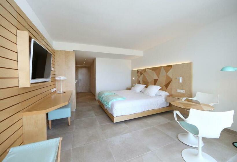 اتاق اساندارد با چشم‌انداز جانبی به دریا, Iberostar Selection Playa de Palma