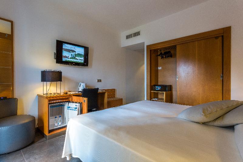 اتاق استاندارد با چشم‌انداز دریا, Palladium Hotel Cala Llonga - Adults Only