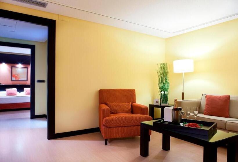Suite Junior, Intelier Rosa