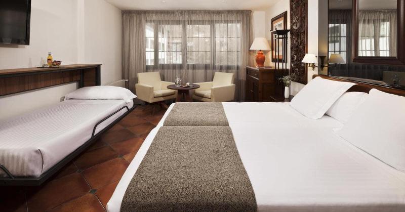 اتاق استاندارد سه نفره, Melia Sol Y Nieve