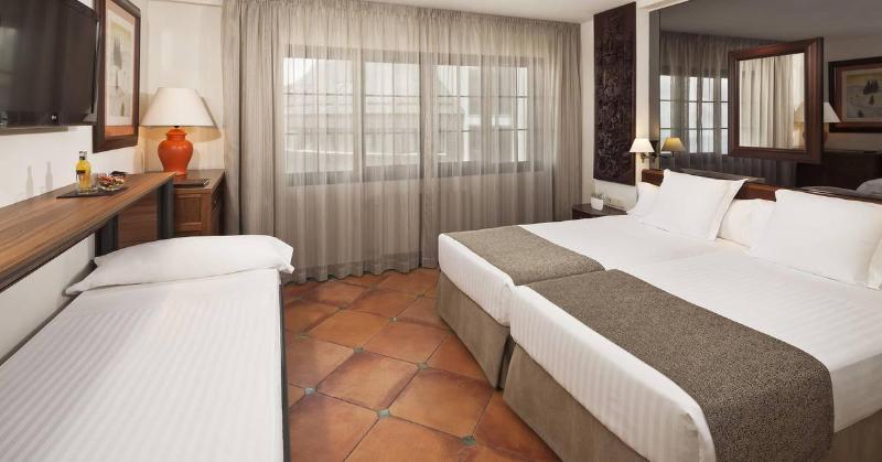 اتاق استاندارد سه نفره, Melia Sol Y Nieve