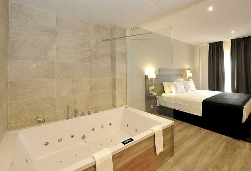 سوییت, Salobreña Suites