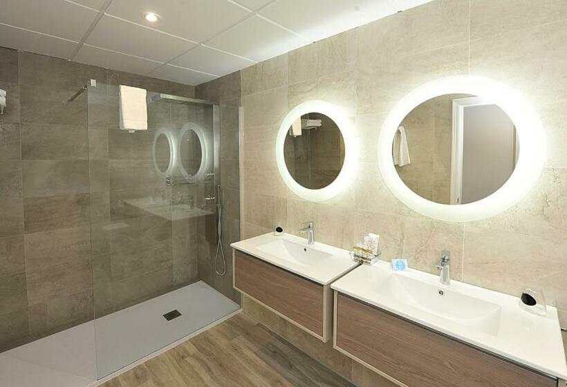 سوییت جونیور با بالکن, Salobreña Suites