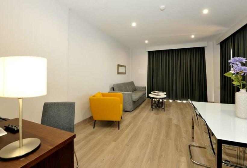 سوییت سوپریور با چشم‌انداز دریا, Salobreña Suites