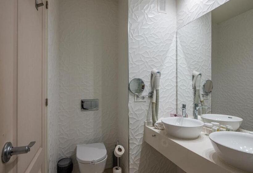 سوییت جونیور, On Hotels Oceanfront - Adults Designed