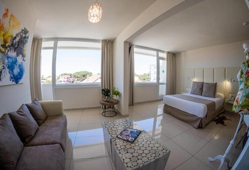 ジュニアスイート, On Hotels Oceanfront - Adults Designed
