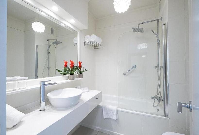سوییت جونیور با چشم‌انداز دریا, On Hotels Oceanfront - Adults Designed