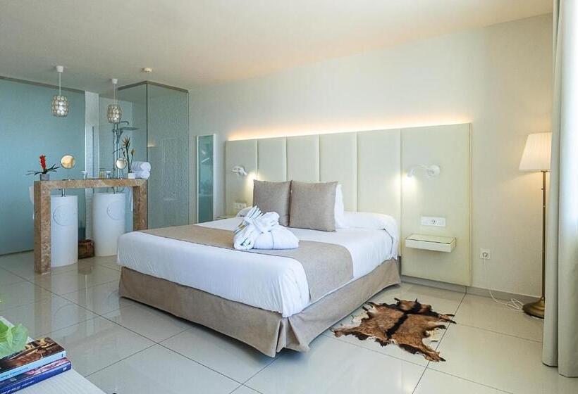 سوییت جونیور با چشم‌انداز دریا, On Hotels Oceanfront - Adults Designed
