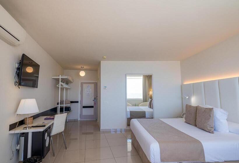 اتاق سوپریور با تخت بزرگ, On Hotels Oceanfront - Adults Designed