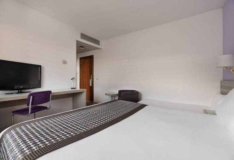 Habitación Triple Estándar, Exe Salamanca