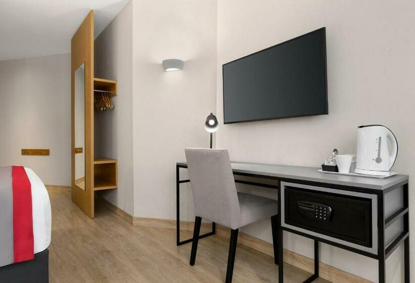 Семейный Номер, Ramada By Wyndham Madrid Tres Cantos
