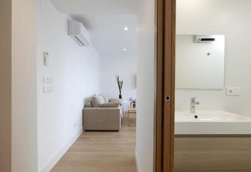 バルコニー付き１ベッドルームアパートメント, Apartamentos Rotilio
