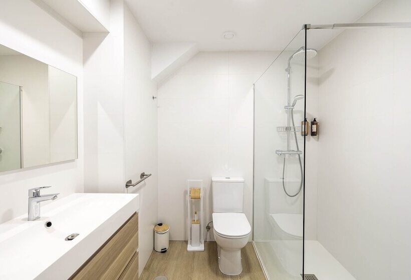 １ベッドルームペントハウスアパート, Apartamentos Rotilio