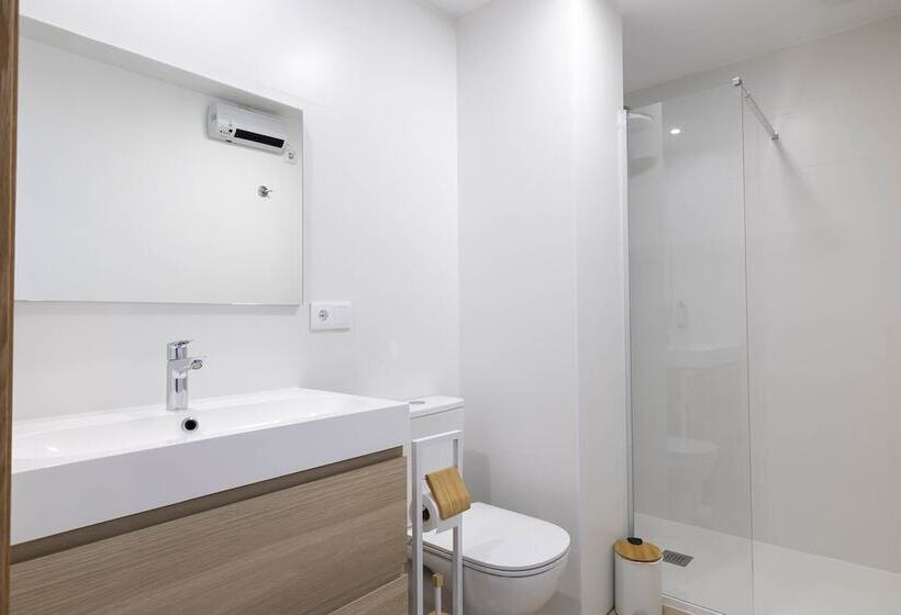 バルコニー付き１ベッドルームアパートメント, Apartamentos Rotilio