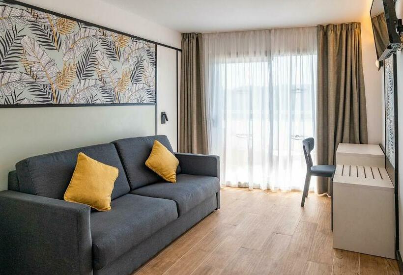 Полулюкс Одноместный с Террасой, Medplaya Hotel Calypso