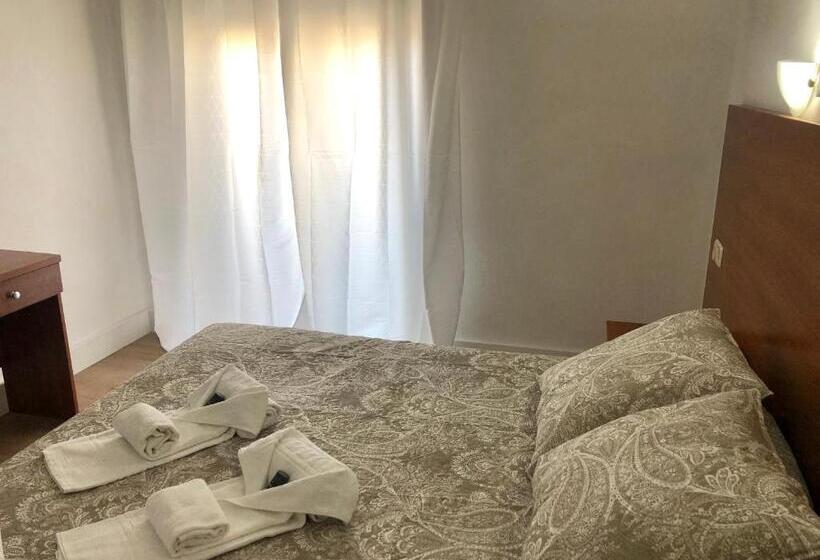 חדר סטנדרט עם מרפסת, Montecarlo