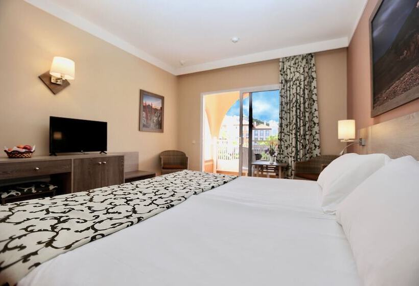 Quarto Familiar, Puerto Palace