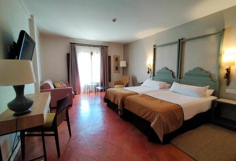 اتاق استاندارد سه نفره, Parador De Benavente