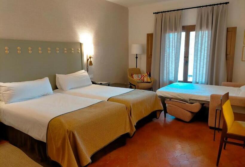 اتاق استاندارد سه نفره, Parador De Benavente