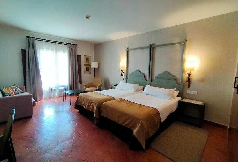 اتاق استاندارد سه نفره, Parador De Benavente