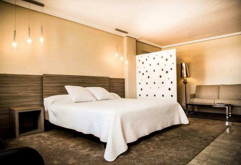 Номен Superior с Гидромассажем, Hospedium Hotel Triana