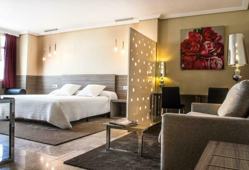 バスタブ付きスーペリアールーム, Hospedium Hotel Triana