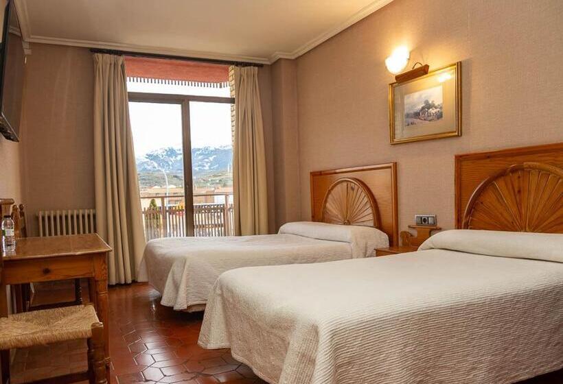 Номер Стандарт Трехместный, Hostal Doña Juana