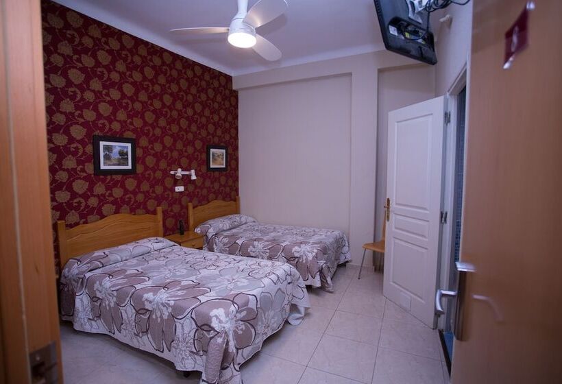 Camera Standard, Hostal Navarra