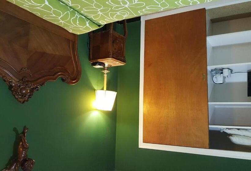 Номер Стандарт, Hostal Residencia Catalina